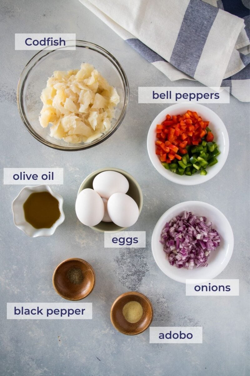 Los ingredientes principales para preparar bacalao con huevo
