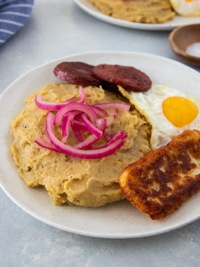 How To Make Mangu Dominican Mashed Plantains My Dominican Kitchen
